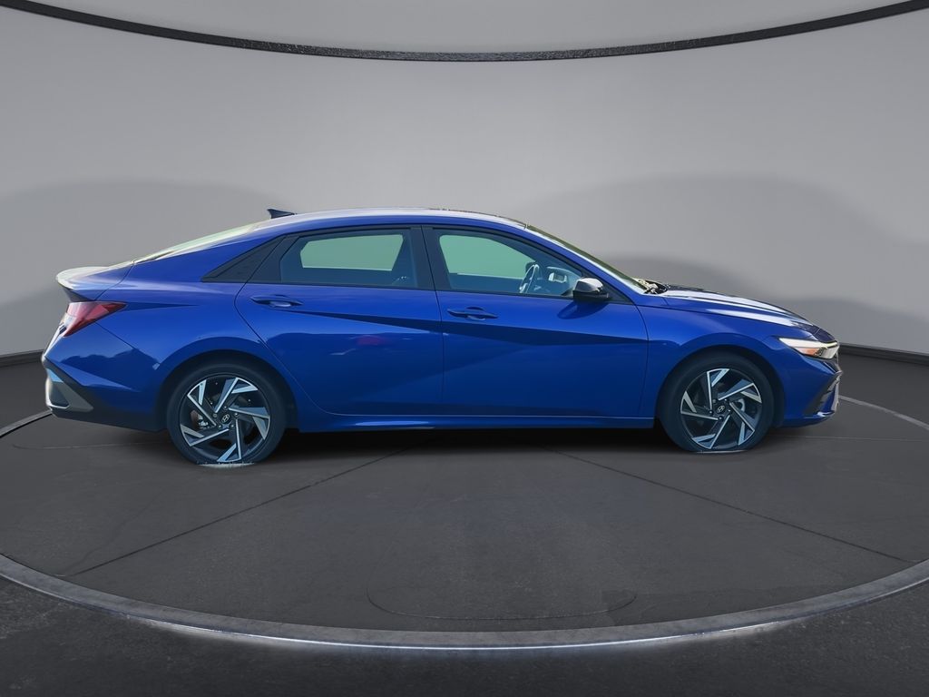 Thumbnail: 2025 Hyundai Elantra - 9