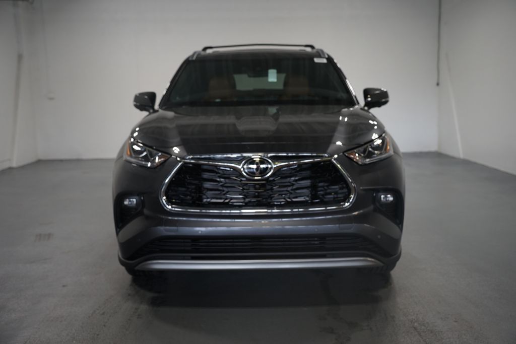 Thumbnail: 2025 Toyota Highlander - 2
