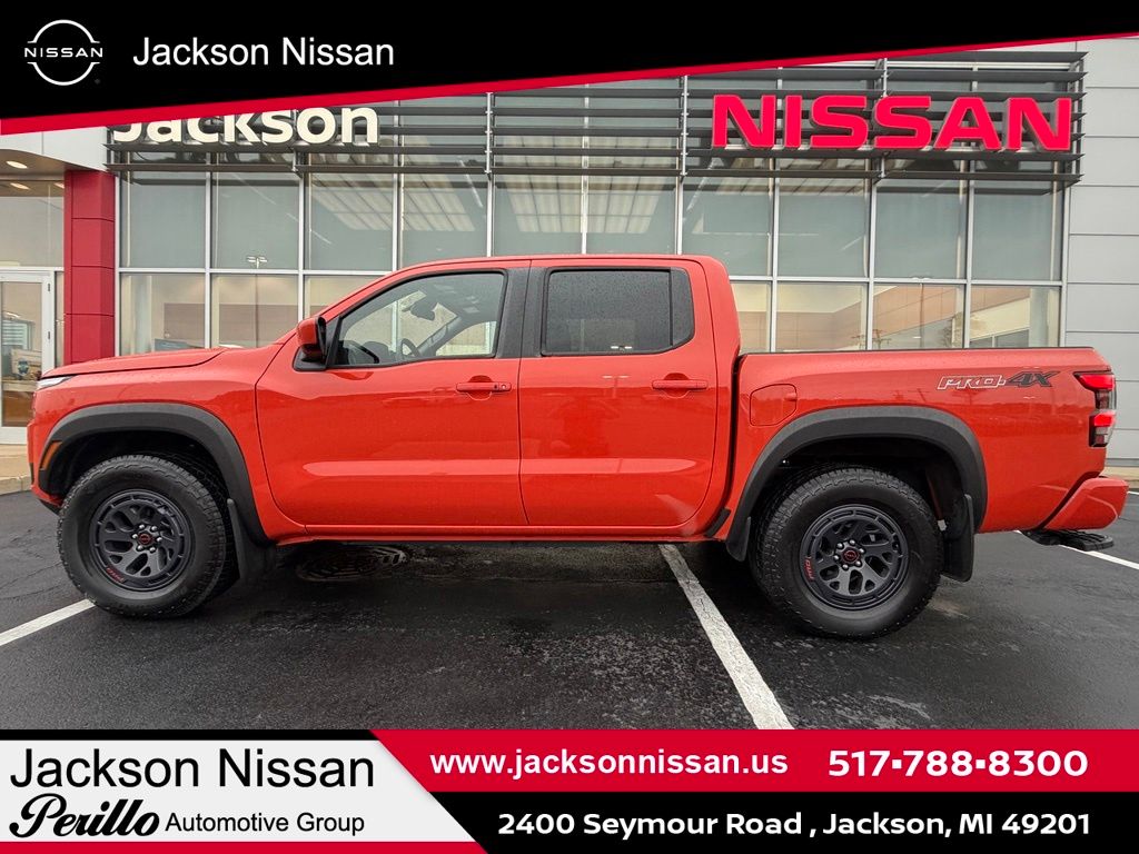 2025 Nissan Frontier PRO-4X Crew Cab 4WD    