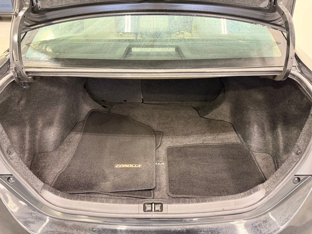 Thumbnail: 2015 Toyota Corolla - 23