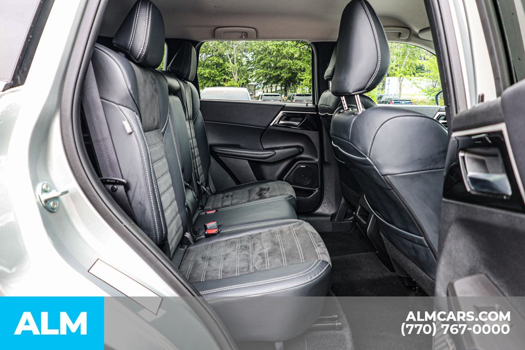 Used 2025 Silver Mitsubishi SE image 23