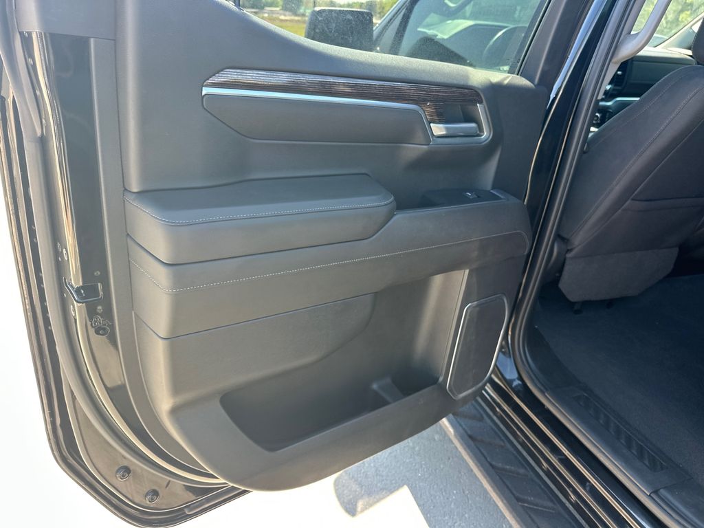 Used 2022 Onyx Black GMC Elevation image 21