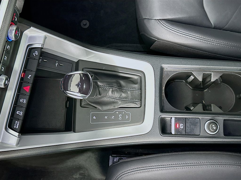 Thumbnail: 2022 Audi Q3 - 16