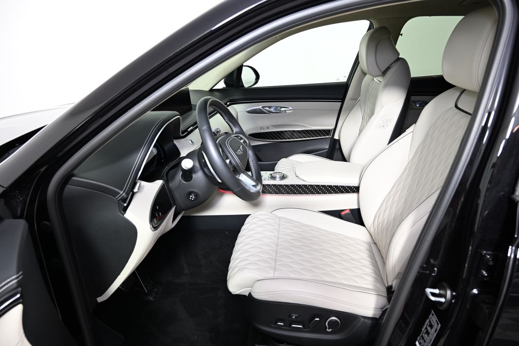 2024 Genesis GV70 Sport 14