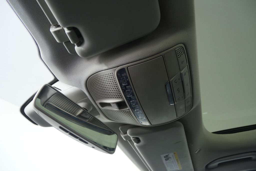 Thumbnail: 2018 Mercedes-Benz E-Class - 19