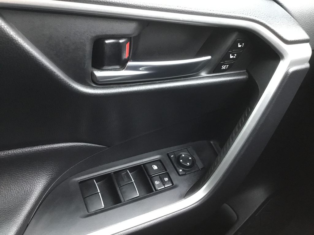 Thumbnail: 2020 Toyota RAV4 - 19