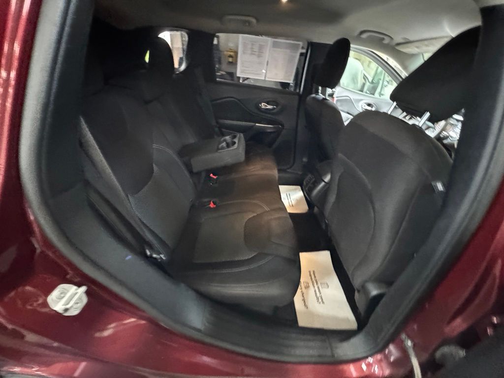 Used 2019 Jeep Cherokee SUV