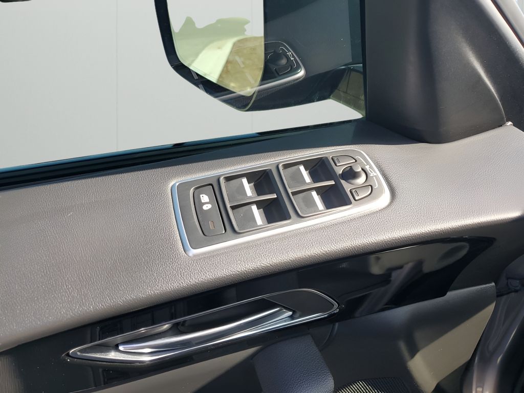 Used Car 2020 Jaguar F-pace  25t Checkered Flag For Sale Under $25,000 In Austin, Texas