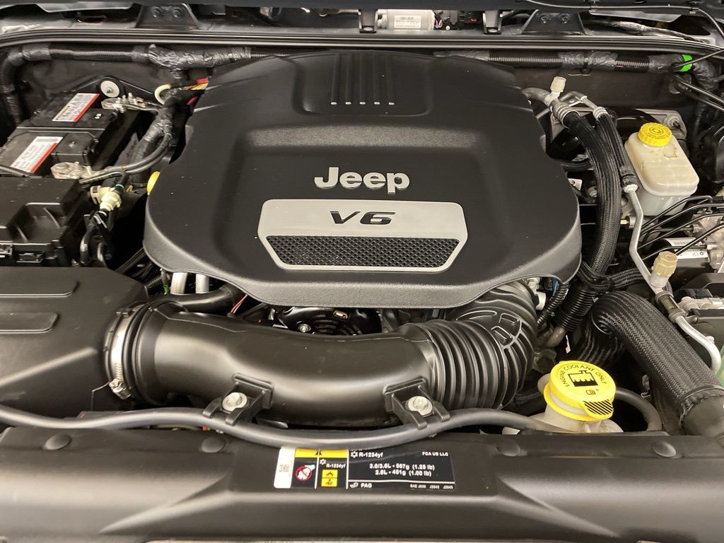 Used 2018 Black Jeep Unlimited Sahara image 29