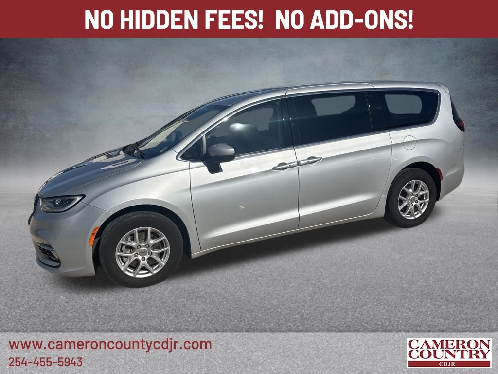 Silver Mist Clearcoat 2023 Chrysler Pacifica Minivan Front-Wheel Drive 9-Speed Automatic