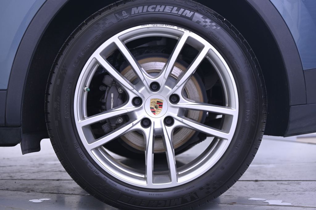 Thumbnail: 2019 Porsche Cayenne - 16