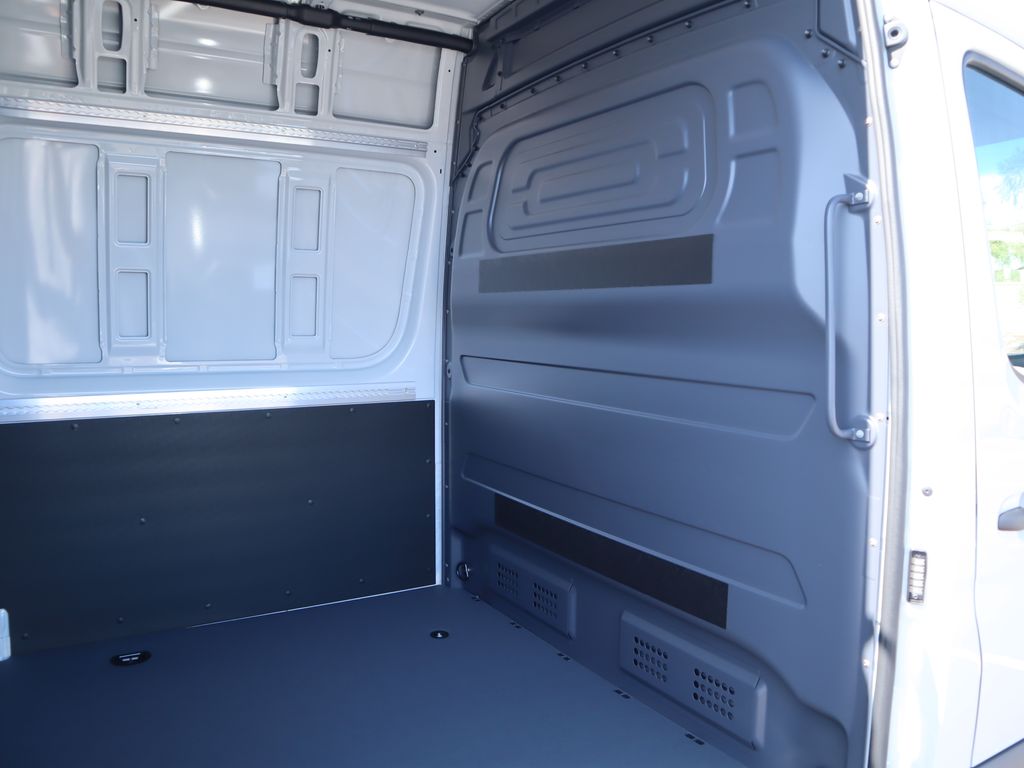 Thumbnail: 2025 Mercedes-Benz Sprinter - 24