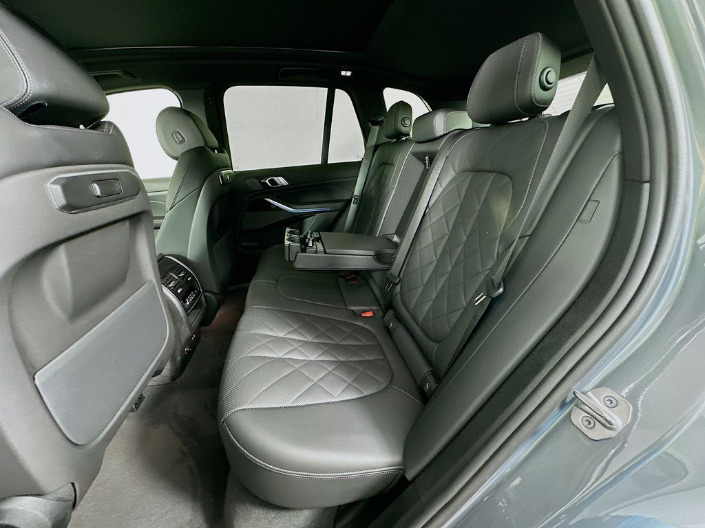 Thumbnail: 2025 BMW X5 - 25