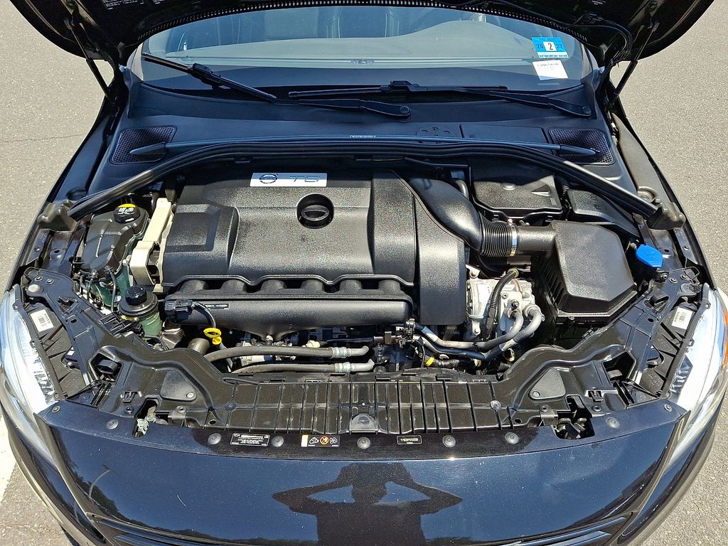 Thumbnail: 2016 Volvo V60 - 28