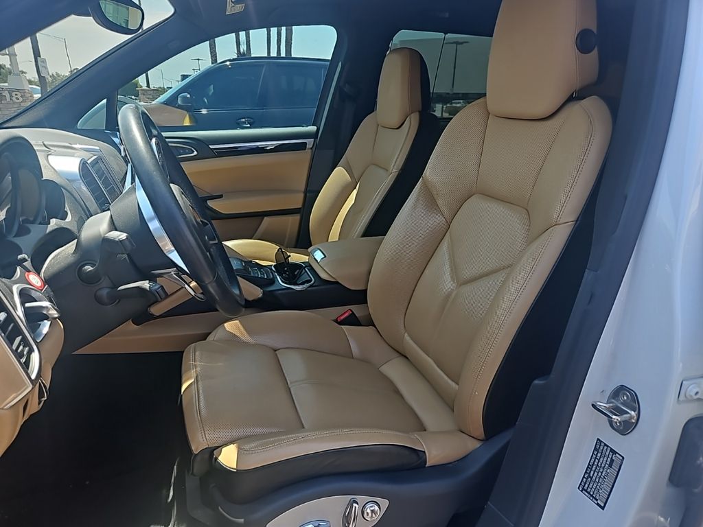 Thumbnail: 2018 Porsche Cayenne - 4