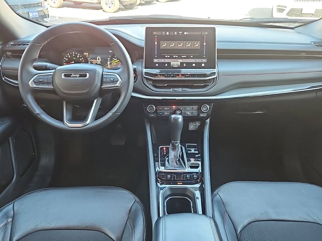 2023 Jeep Compass Trailhawk photo