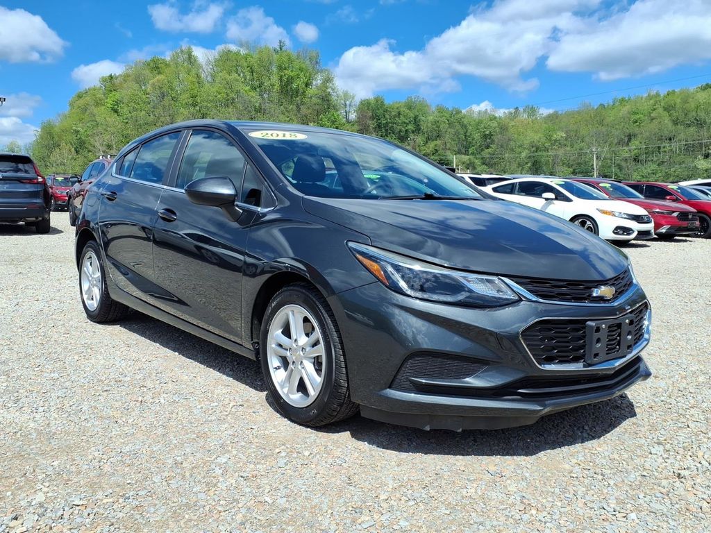 Nightfall Gray Metallic 2018 Chevrolet Cruze LT Hatchback FWD Hatchback Front-Wheel Drive 6-Speed Automatic