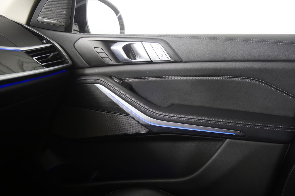 Thumbnail: 2020 BMW X7 - 23