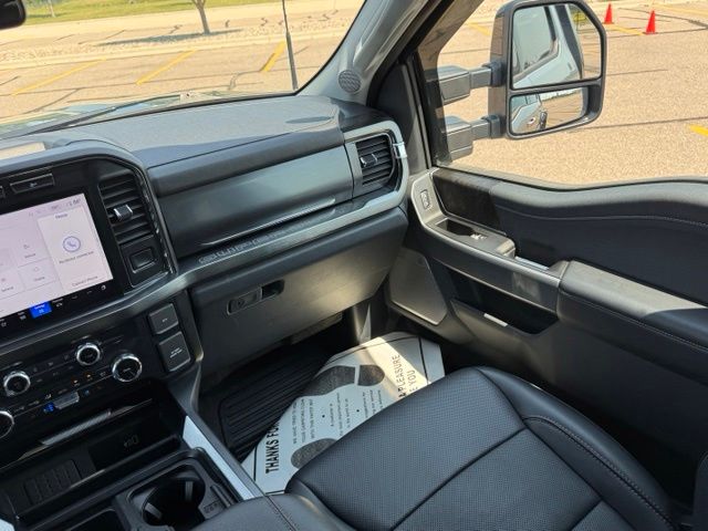 2024 Ford F-450 Chassis LARIAT
