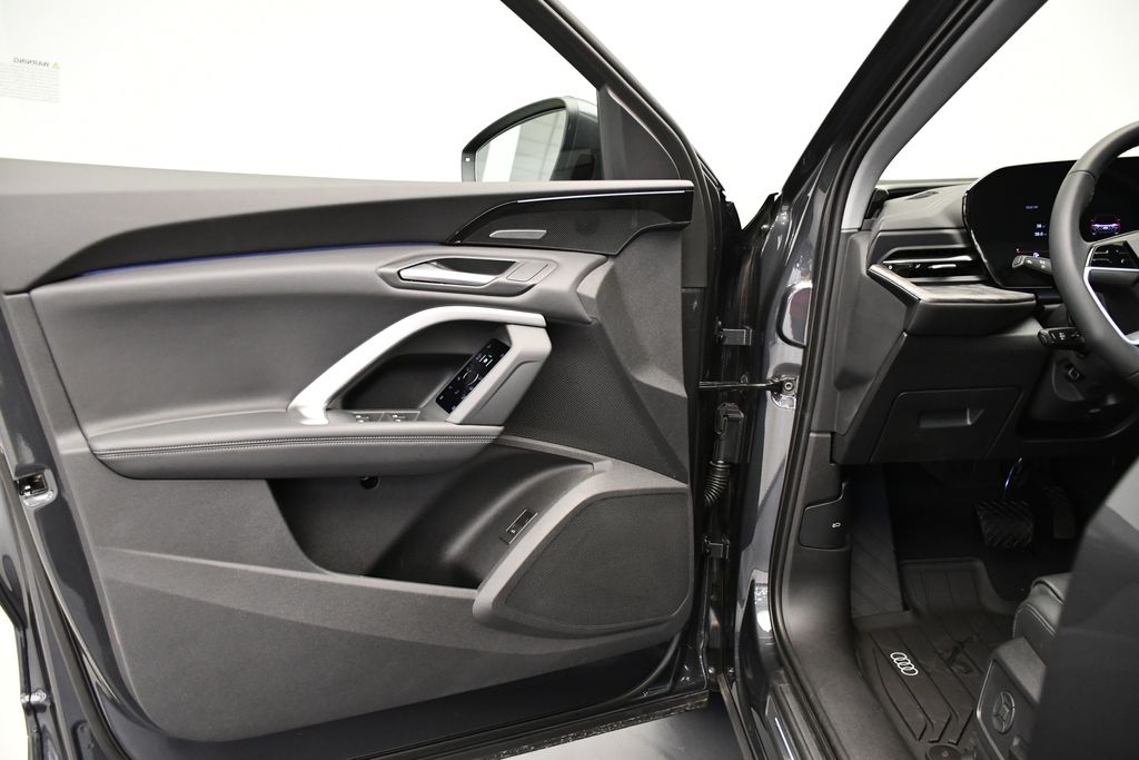 Thumbnail: 2025 Audi Q5 - 30