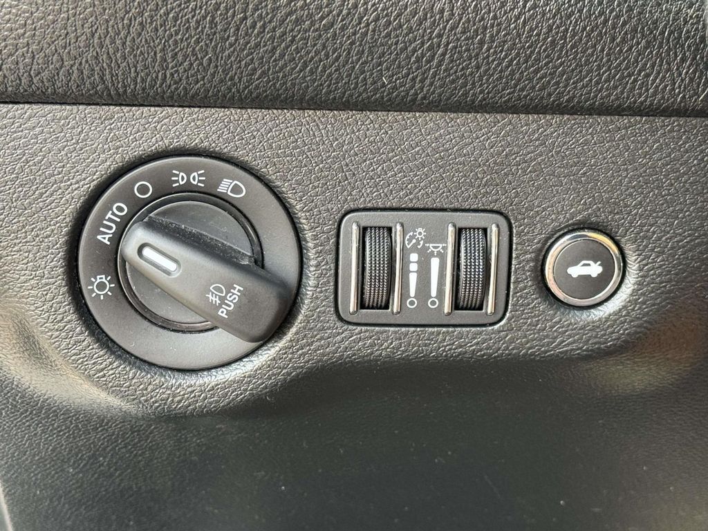 Used 2018 White Dodge R/T Scat Pack image 26