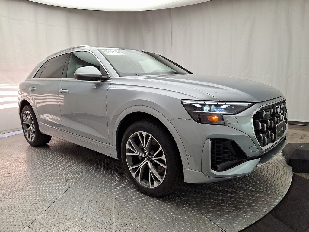 2024 Audi Q8 Premium 3