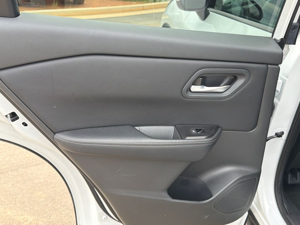 Used 2025 White Nissan SV image 21