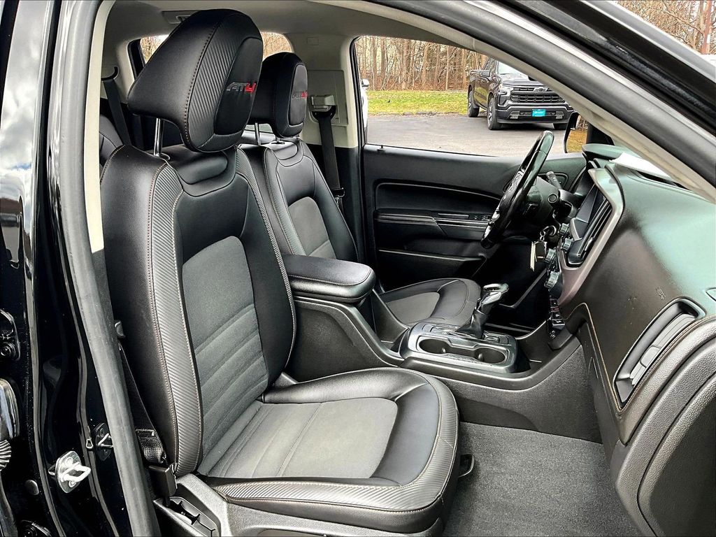 2022 GMC Canyon — photo 11