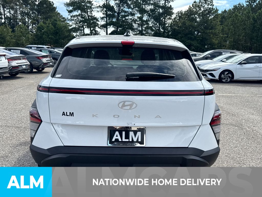 Used 2026 White Hyundai SE image 4