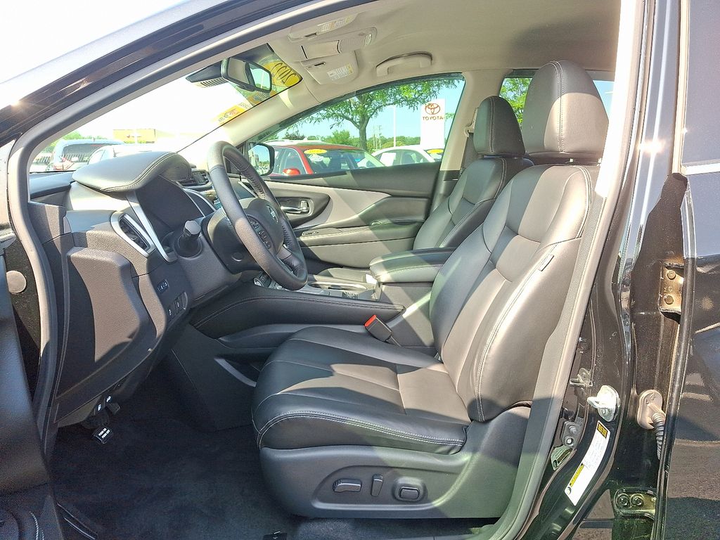 2022 Nissan Murano SV 14