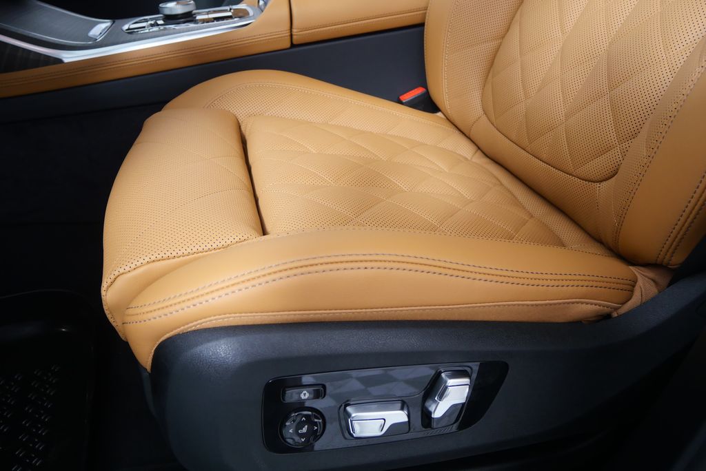 2026 BMW X7 xDrive40i 10