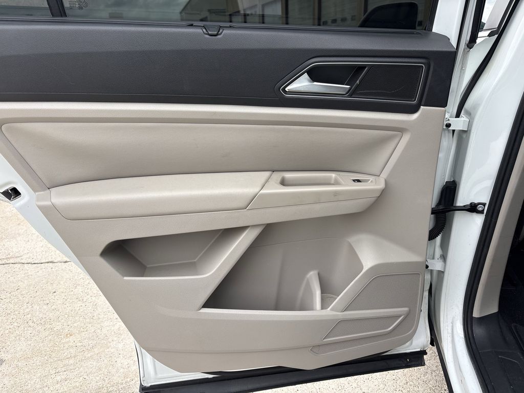 2019 Volkswagen Atlas SEL White at Durrett Motor Company