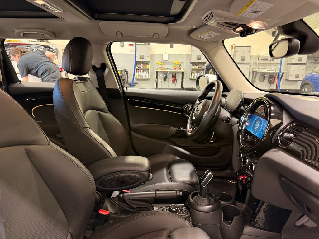 Thumbnail: 2023 MINI Cooper - 30