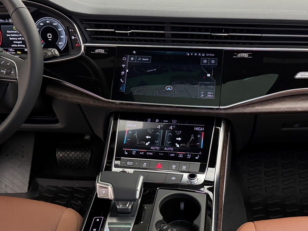 Thumbnail: 2025 Audi Q8 - 32