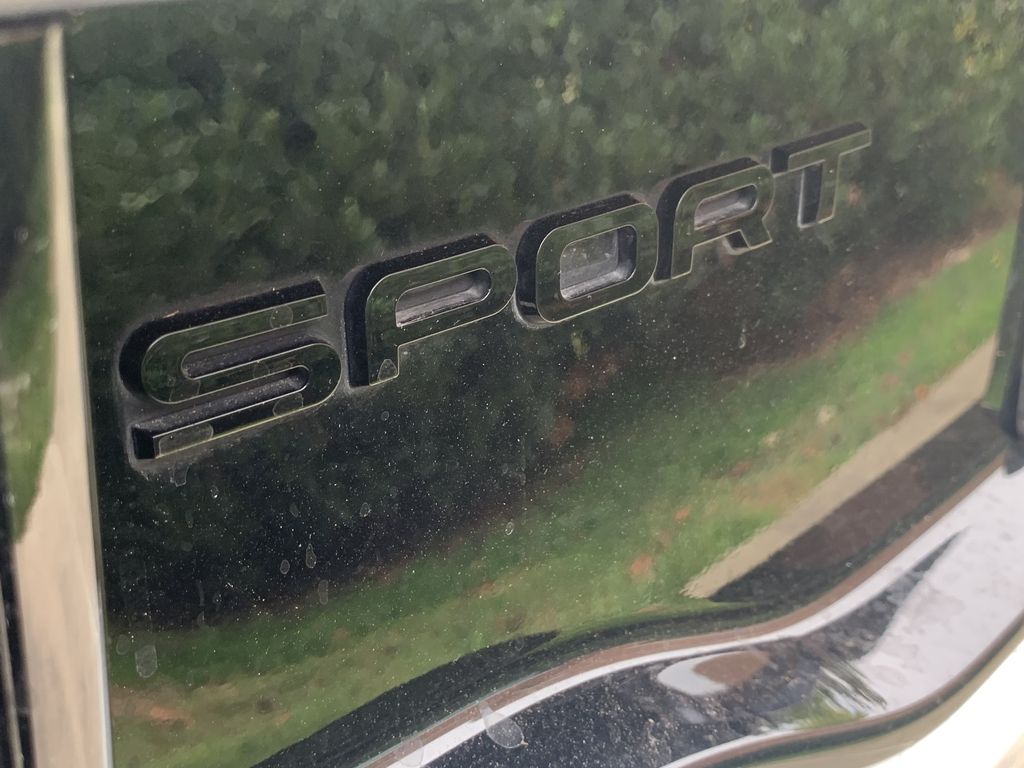 Thumbnail: 2023 Land Rover Discovery Sport - 24