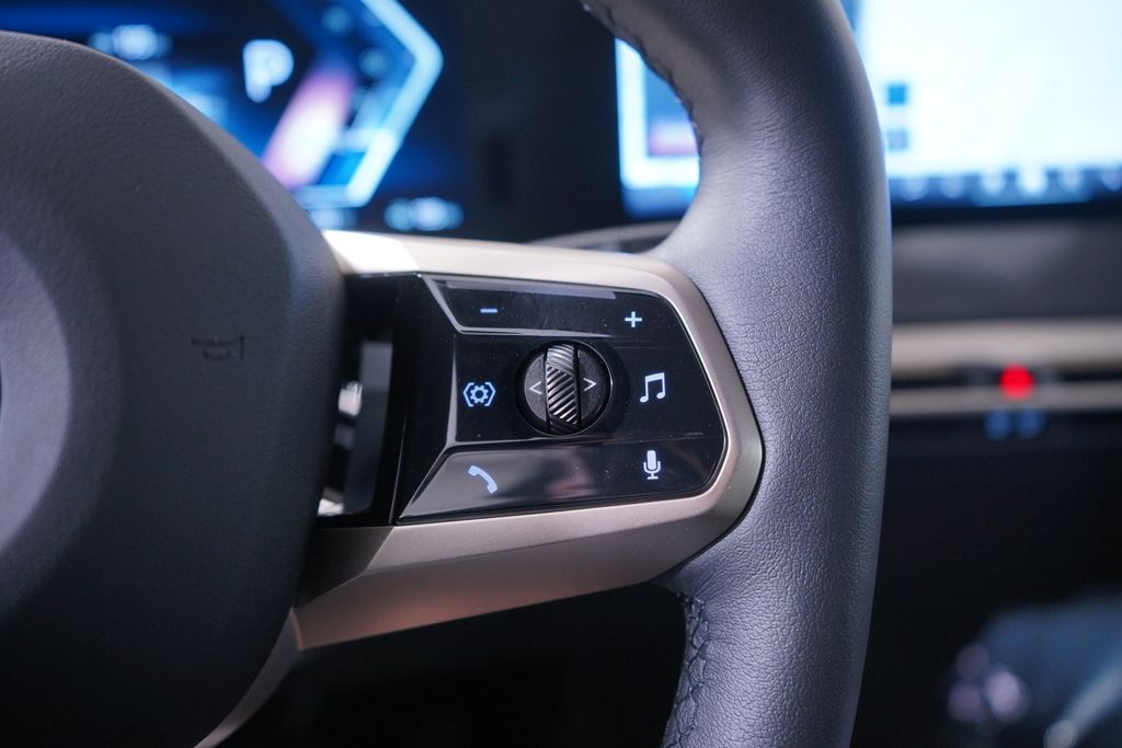 Thumbnail: 2026 BMW iX - 19