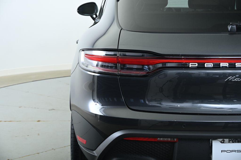 Thumbnail: 2025 Porsche Macan - 13