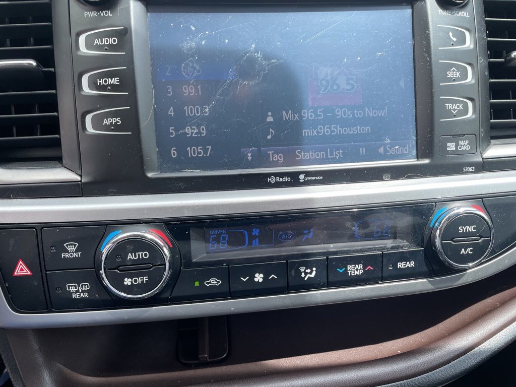 2015 Toyota Highlander XLE V6 Silver at Emmons Autoplex