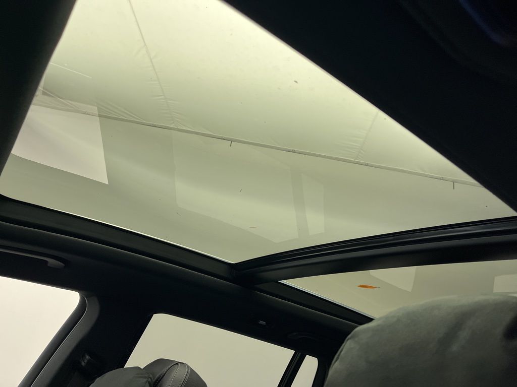 Thumbnail: 2026 Mercedes-Benz GLS - 23