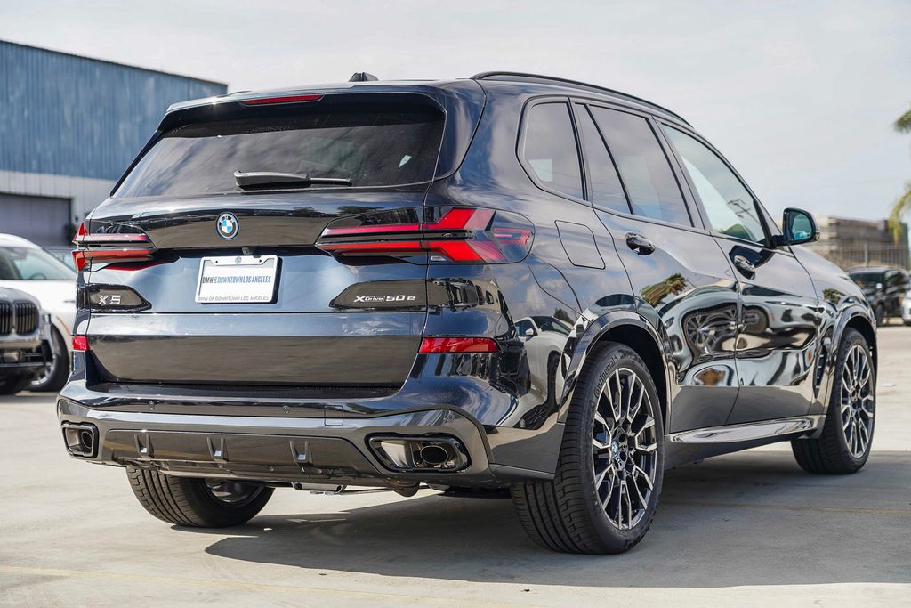 2025 BMW X5 xDrive50e 8