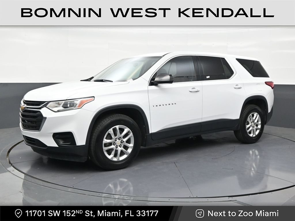 Summit White 2018 Chevrolet Traverse SUV / Crossover Front-Wheel Drive 9-Speed Automatic