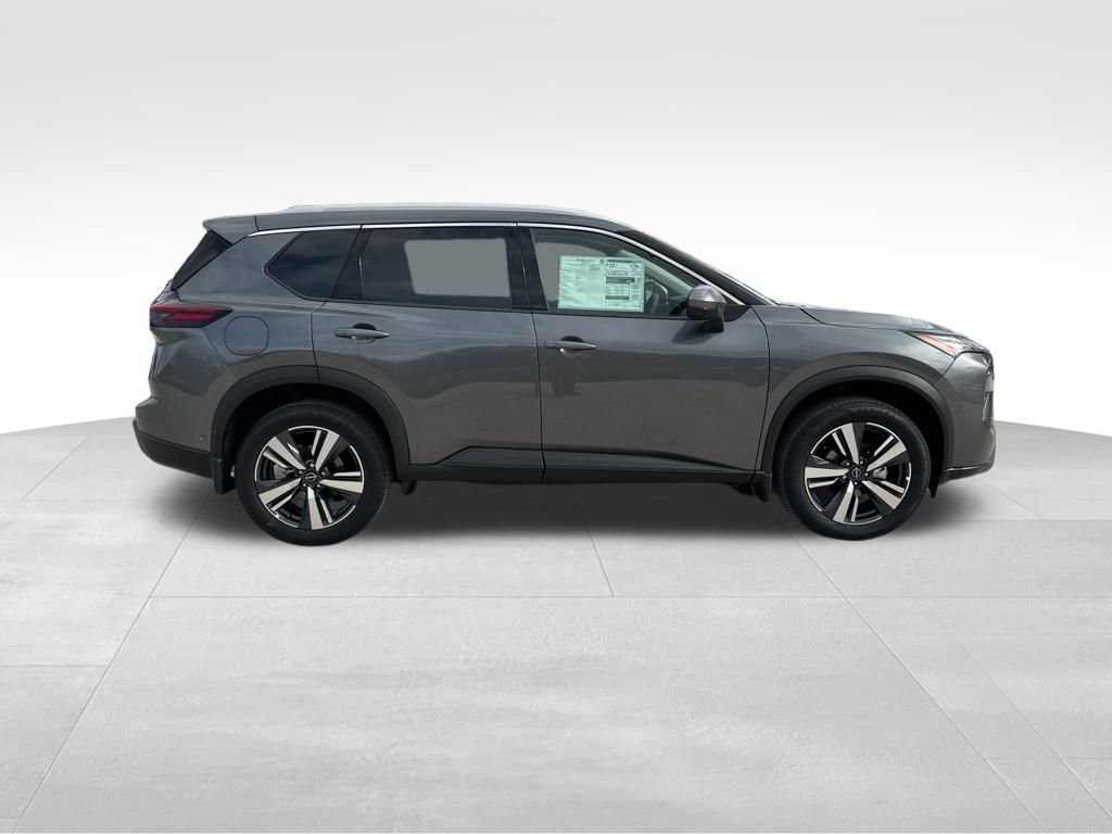 2025 Nissan Rogue SL 11