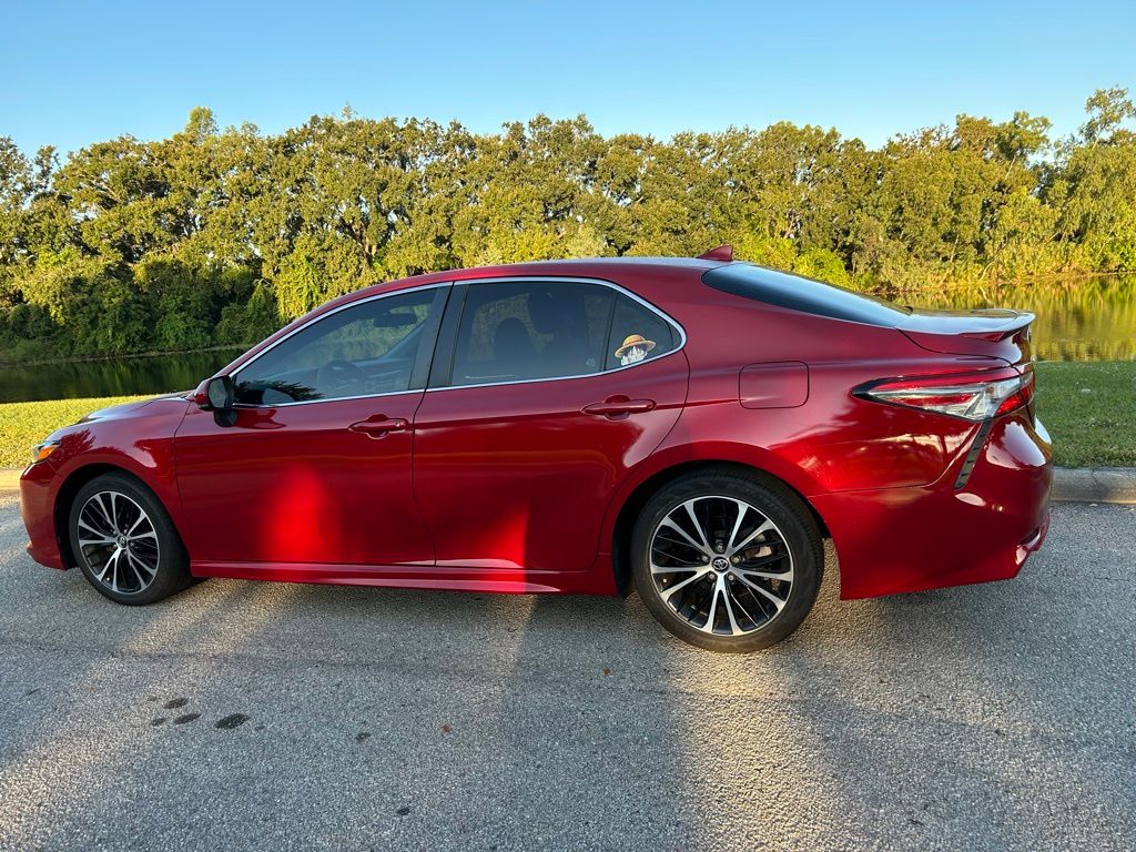 Thumbnail: 2019 Toyota Camry - 3