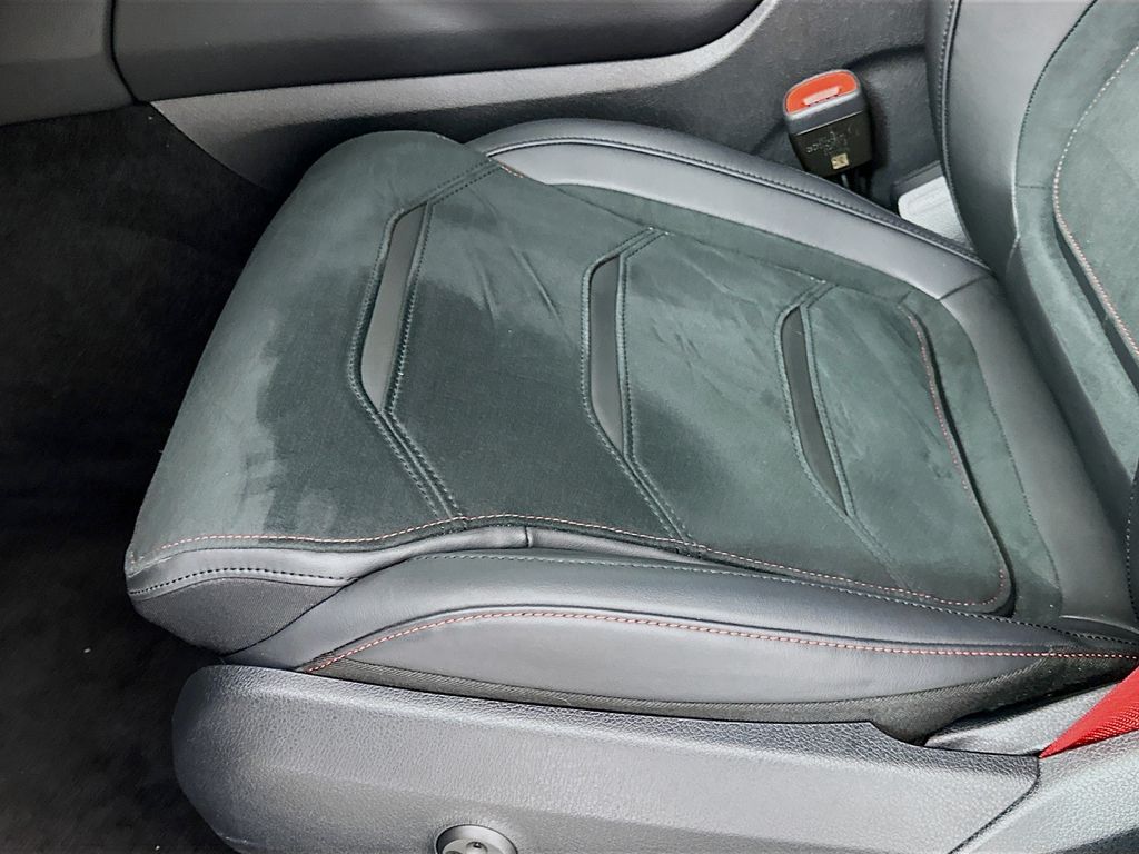 Thumbnail: 2025 Mercedes-Benz GLC - 19