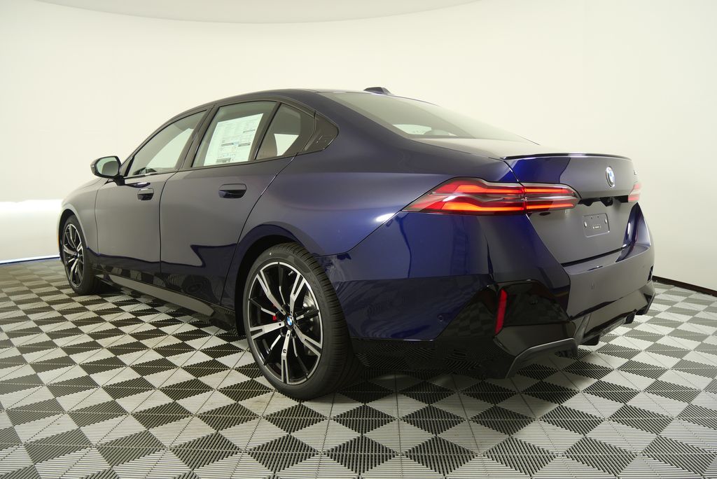 Thumbnail: 2026 BMW 5 Series - 5