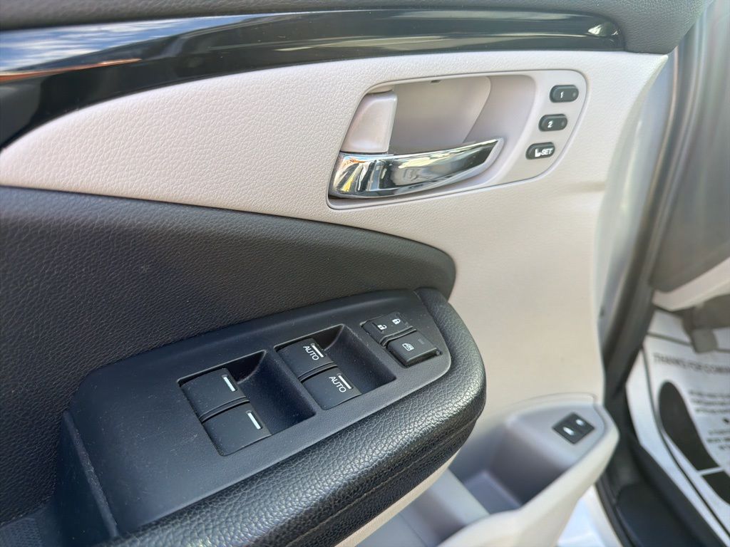 Thumbnail: 2019 Honda Pilot - 27