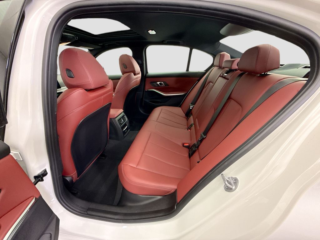 Thumbnail: 2025 BMW 3 Series - 20