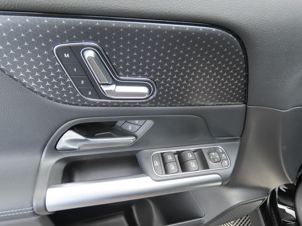 2025 Mercedes-Benz GLA 250 23