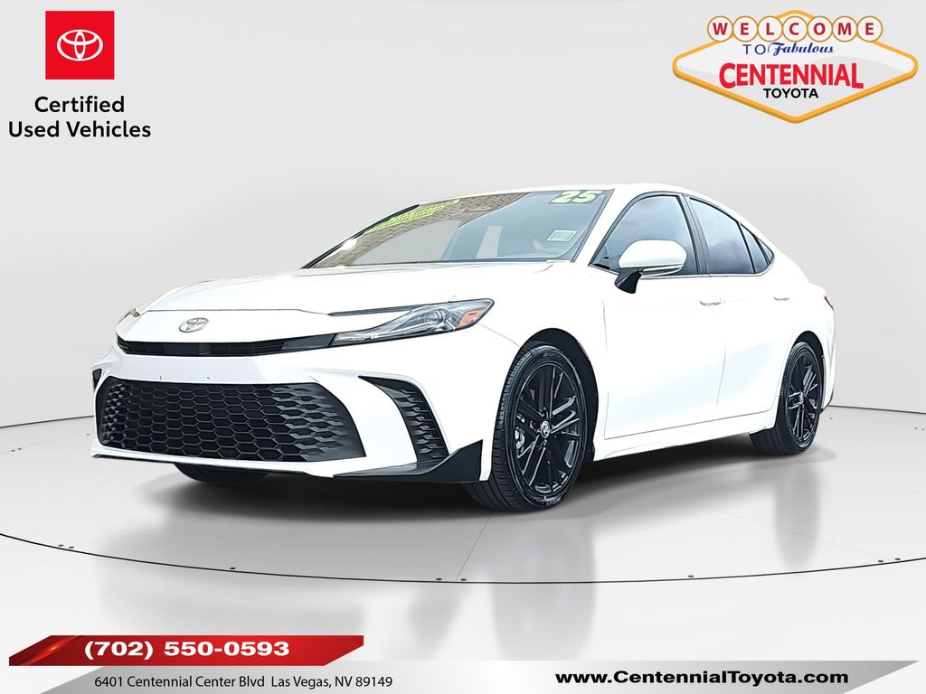 2025 Toyota Camry SE FWD