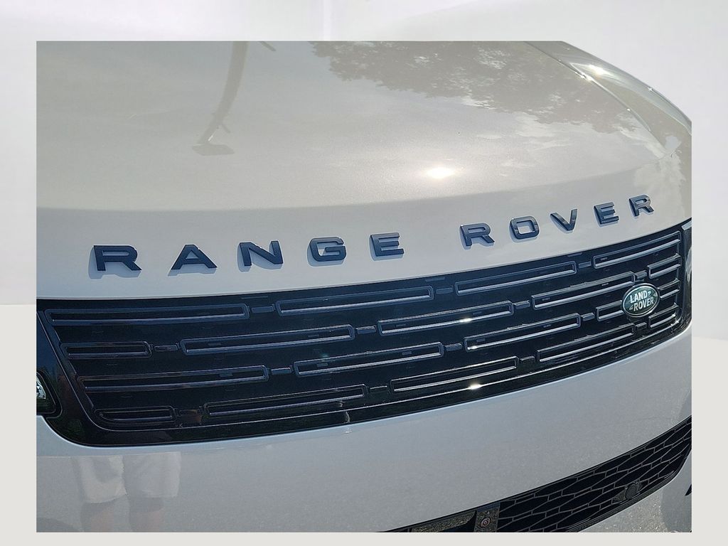 Thumbnail: 2025 Land Rover Range Rover Sport - 4